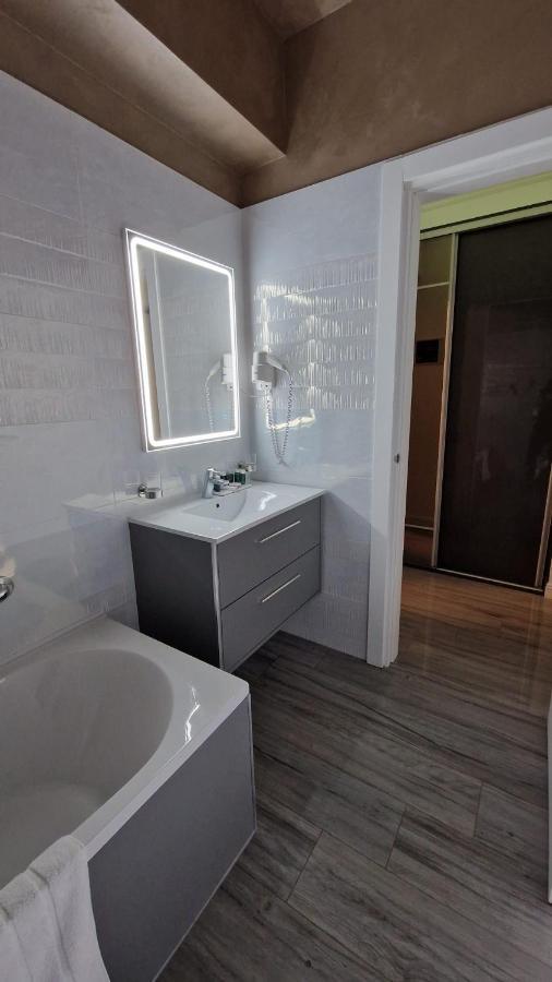 White Tower - Private Studio 106 Mamaia Exterior photo